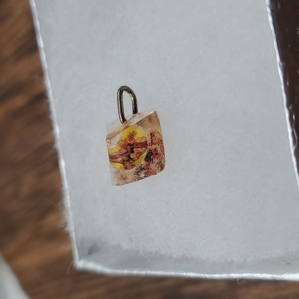 King Jesus and Mary shadowbox‎ crystal pendant rare walworth quarry fluorite - Picture 2 of 3